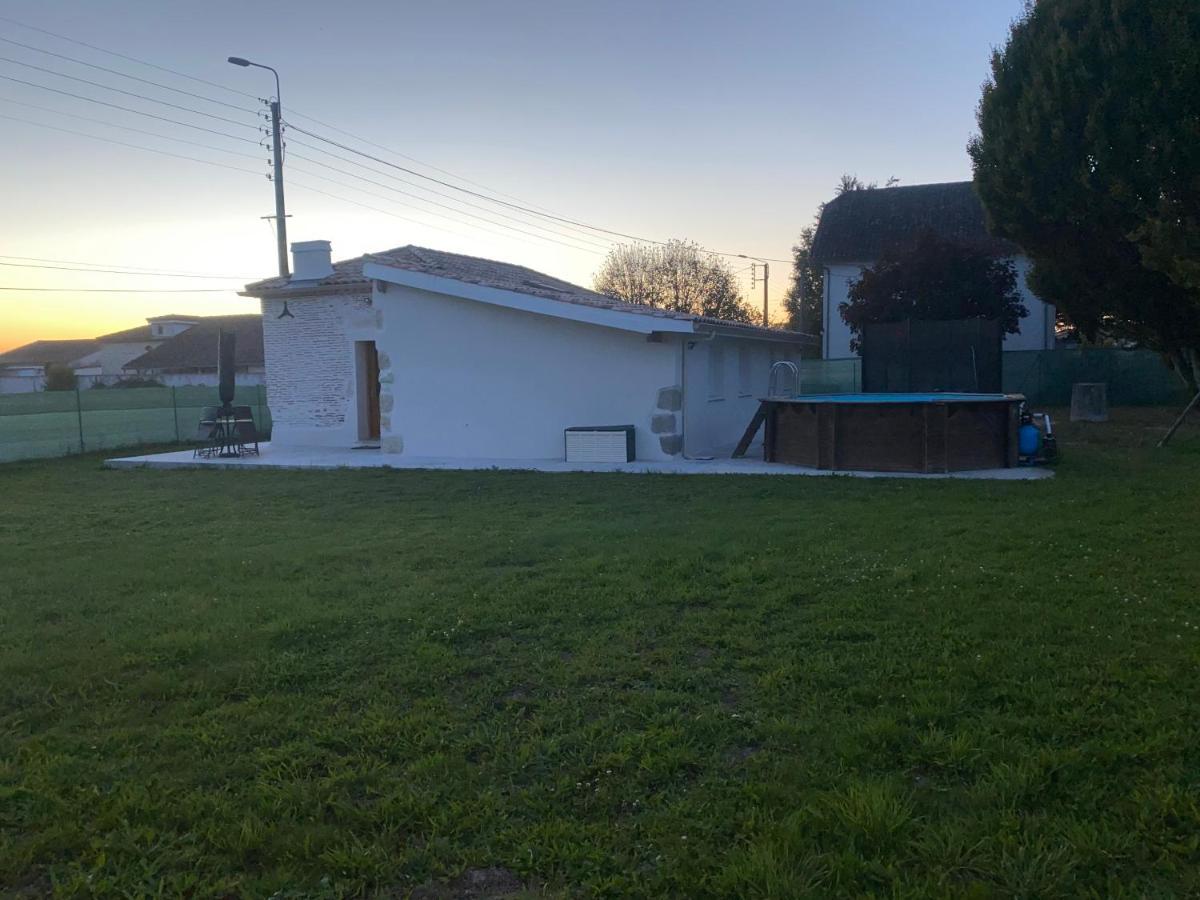Le Cottage De Romas Villeneuve-sur-Lot Exteriör bild