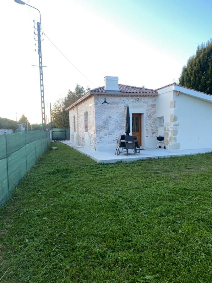 Le Cottage De Romas Villeneuve-sur-Lot Exteriör bild
